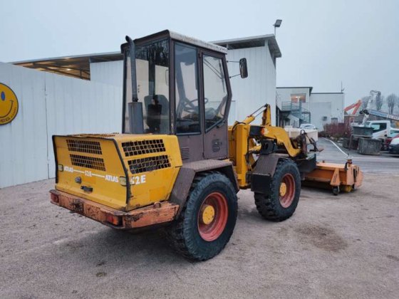 1996 ATLAS 52E