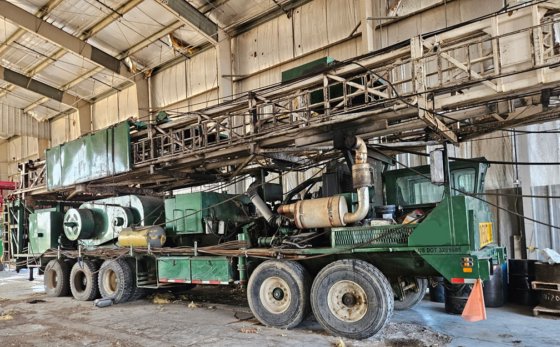 Hopper Workover Rig 1981 Watson Hopper Workover Rig in United States