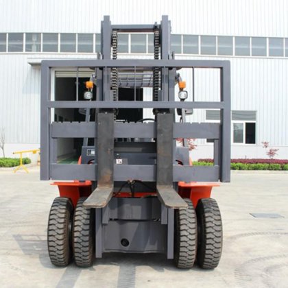 全新 4 吨柴油叉车出售