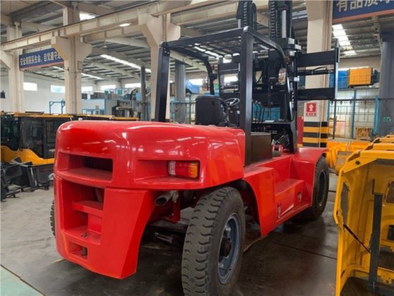 中国 CE 工厂自动柴油叉车 10 吨叉车，价格便宜