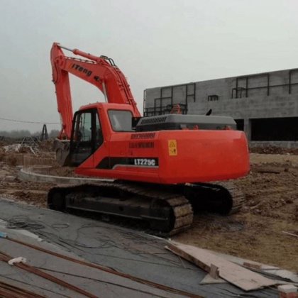 22 吨履带式挖掘机 LT225C 建筑设备价格