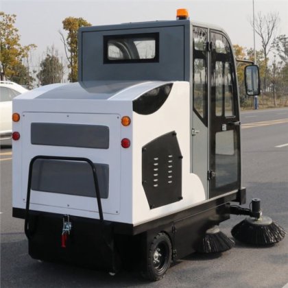 工业扫路车 电动吸尘扫路车