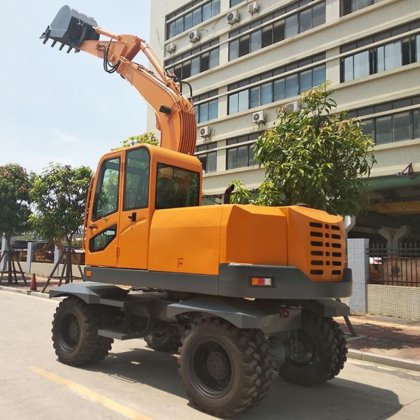 多用途轻型设计 10 吨轮式挖掘机