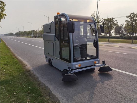 热销优质扫地机 电动清洁器