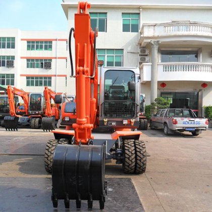 中国高性能低价格轮式液压挖掘机