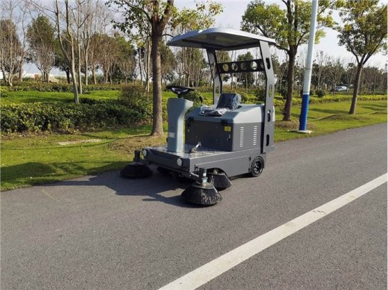 电动扫路车 拖拉机 地面清洁机