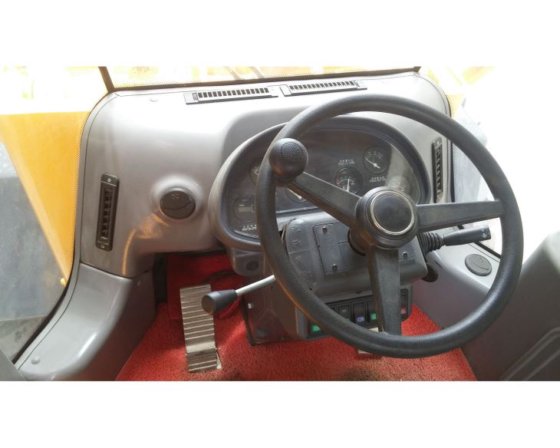 6 吨高自卸轮式推土机 Zl60