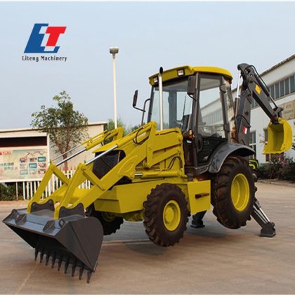 配备日本 Yammar 发动机的草坪拖拉机挖掘装载机