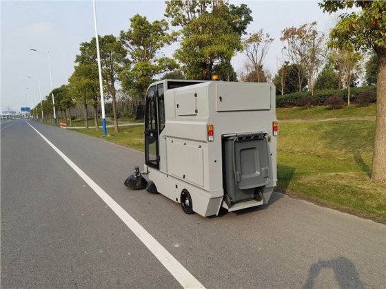 紧凑型电瓶扫路车 电动扫路车