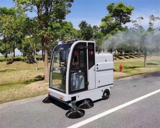 工厂直销带消毒和高压水枪的小区道路电动清扫车