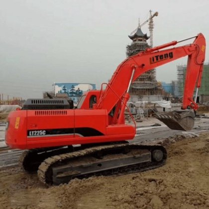 22.5 吨履带式挖掘机 LT225C 中国大型履带式挖掘机出售