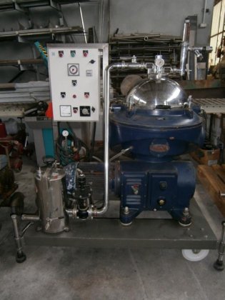 1977年製のイマドキの自動遠心分離機