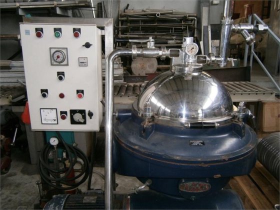 1977年製のイマドキの自動遠心分離機