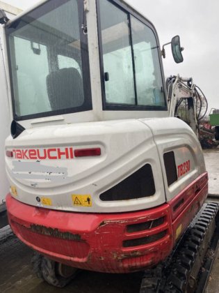 2017 Takeuchi TB 230