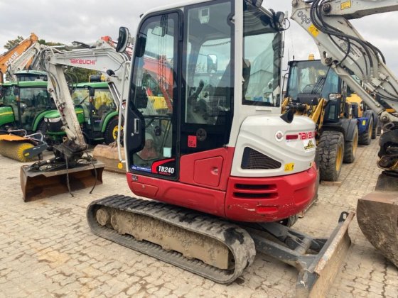 Takeuchi TB 240 2019