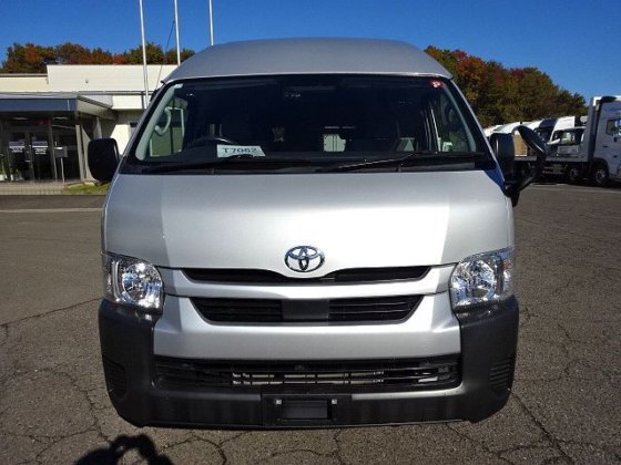 トヨタ 3BF-TRH228B