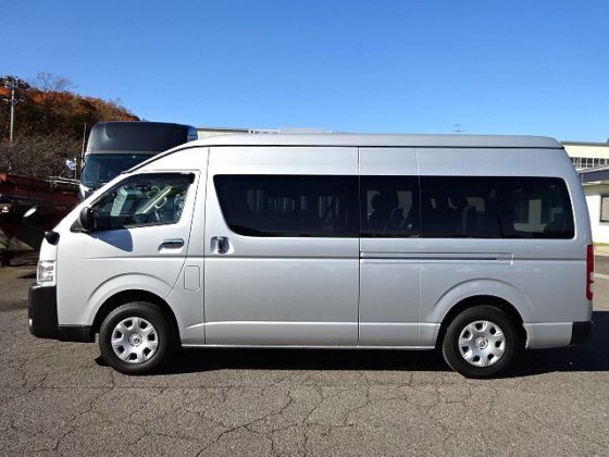 トヨタ 3BF-TRH228B