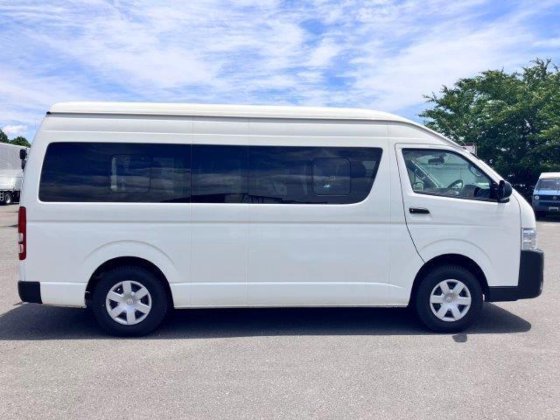 トヨタ CBF-TRH228B