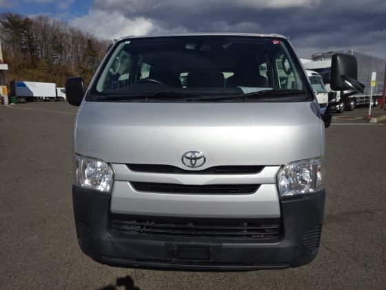 トヨタ CBF-TRH200V