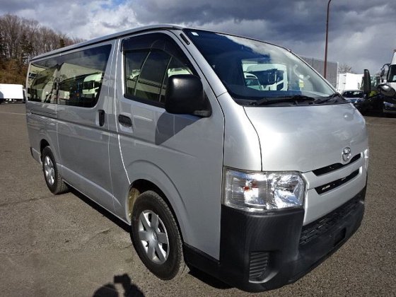 トヨタ CBF-TRH200V