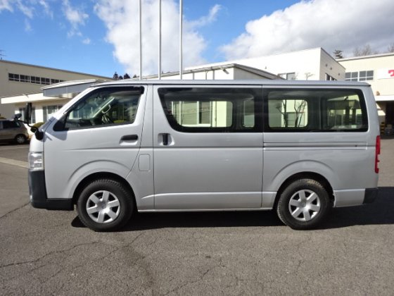 トヨタ CBF-TRH200V