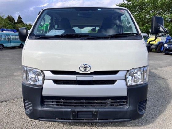 トヨタ CBF-TRH200V