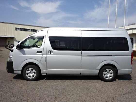 トヨタ CBF-TRH228B