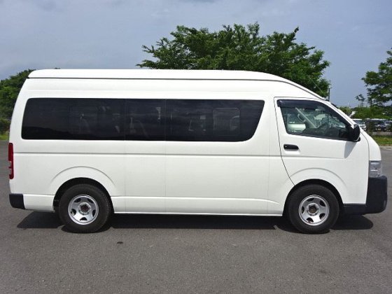 トヨタ CBF-TRH223B