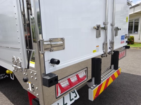 いすゞ 2PG-CYJ77C