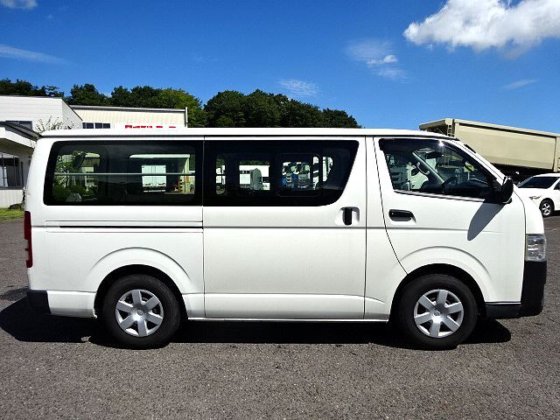 トヨタ CBF-TRH200V