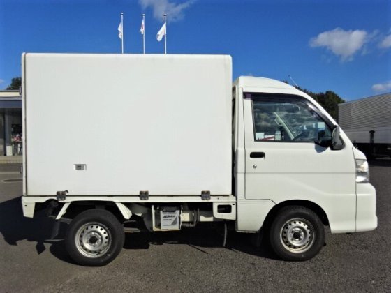 ダイハツ EBD-S211P