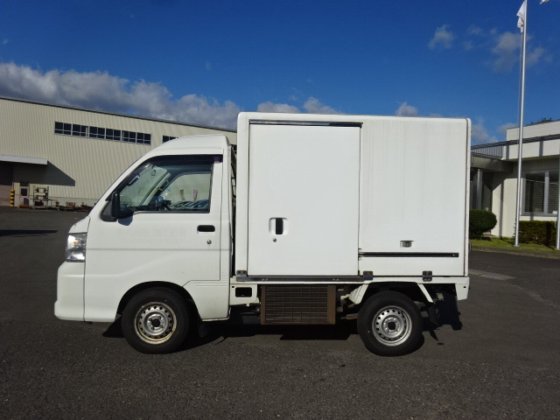 ダイハツ EBD-S211P