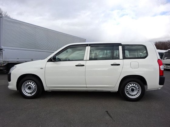 トヨタ DBE-NCP160V