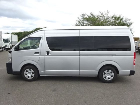 トヨタ CBF-TRH223B