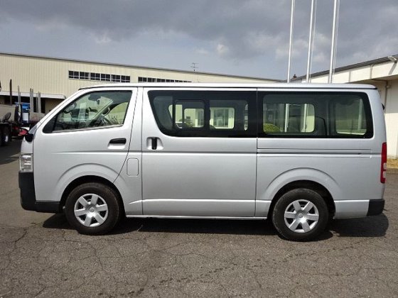 トヨタ CBF-TRH200V