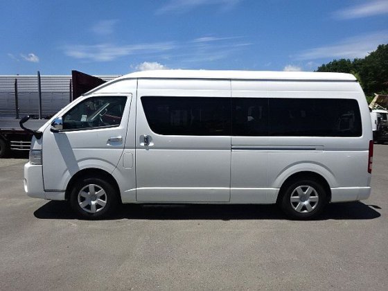 トヨタ CBF-TRH228B