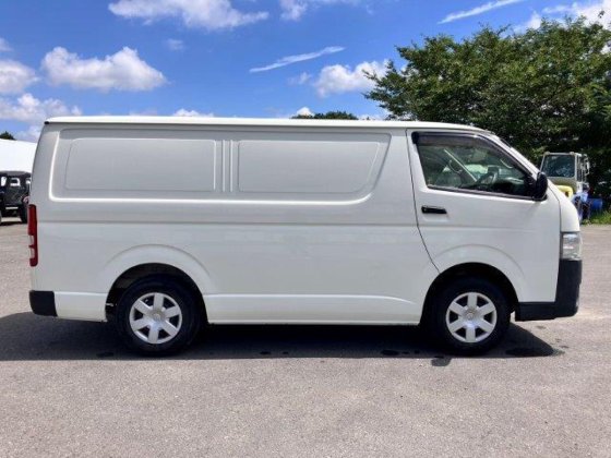トヨタ CBF-TRH200V