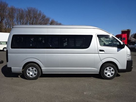 トヨタ CBF-TRH228B