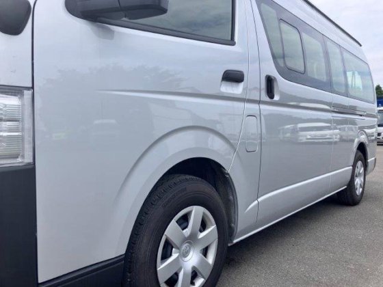 トヨタ 3BF-TRH223B