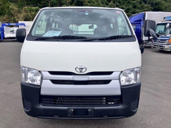 トヨタ QDF-GDH206V