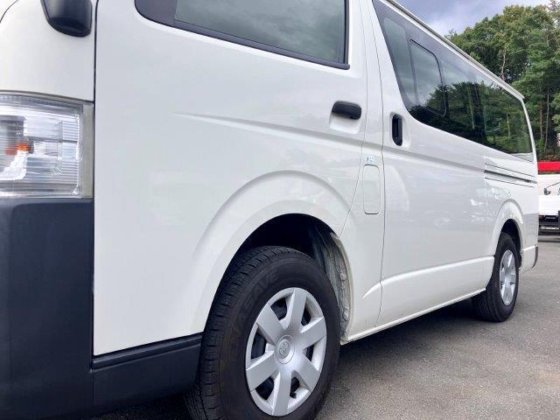 トヨタ QDF-GDH206V