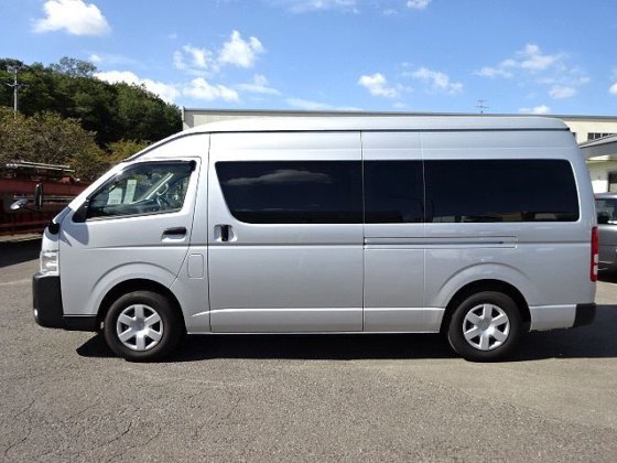 トヨタ CBF-TRH228B