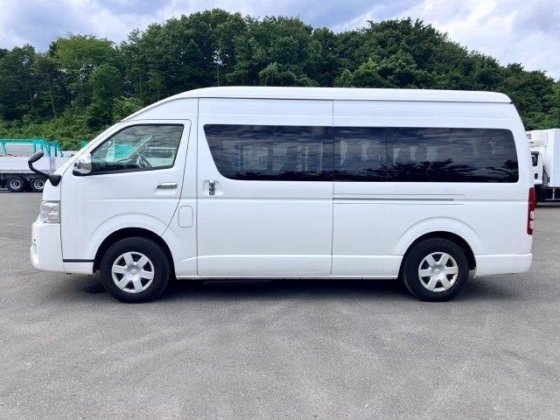 トヨタ CBF-TRH228B