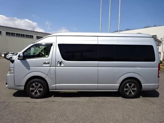 トヨタ CBF-TRH228B