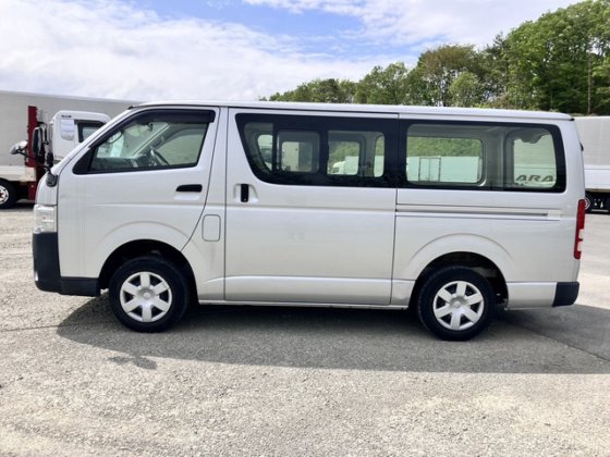 トヨタ CBF-TRH200V