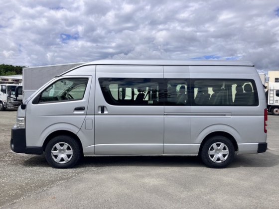 トヨタ CBF-TRH228B