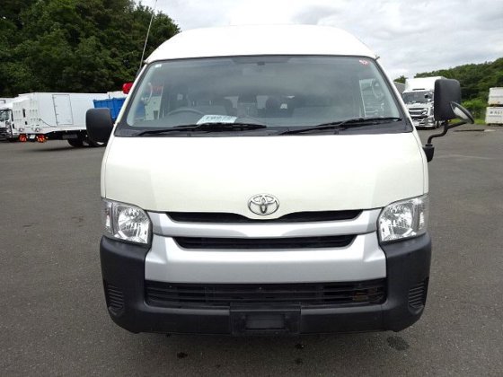 トヨタ CBF-TRH228B