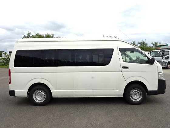 トヨタ CBF-TRH228B