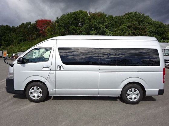 トヨタ CBF-TRH223B