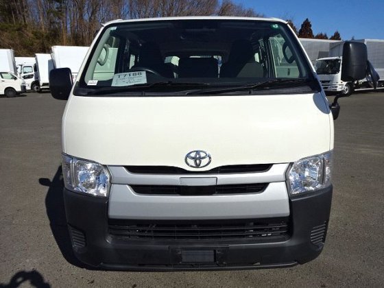 トヨタ CBF-TRH200V